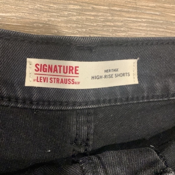 Signature Levi Strauss Heritage high rise black denim shorts sz 12 - Picture 3 of 11